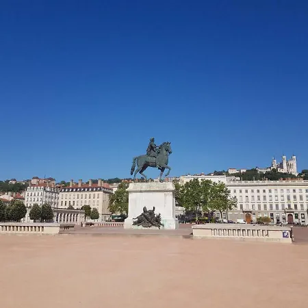 A 5 Min De Bellecour Et Quais Du Rhone, 7